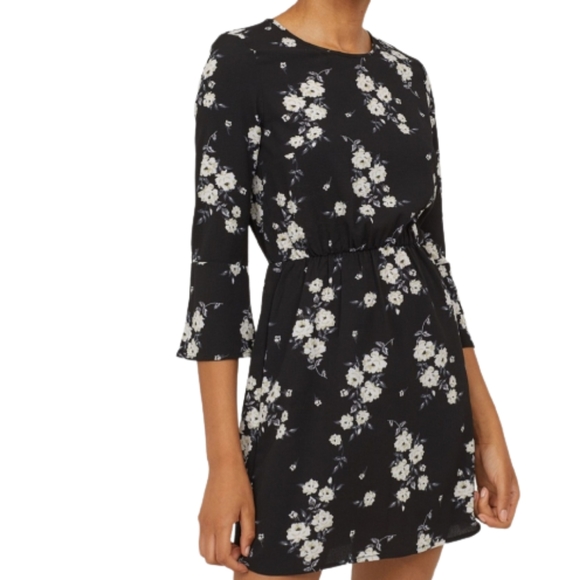 H&M Dresses & Skirts - H & M Black Floral Mini Dress (Divided) Size 2